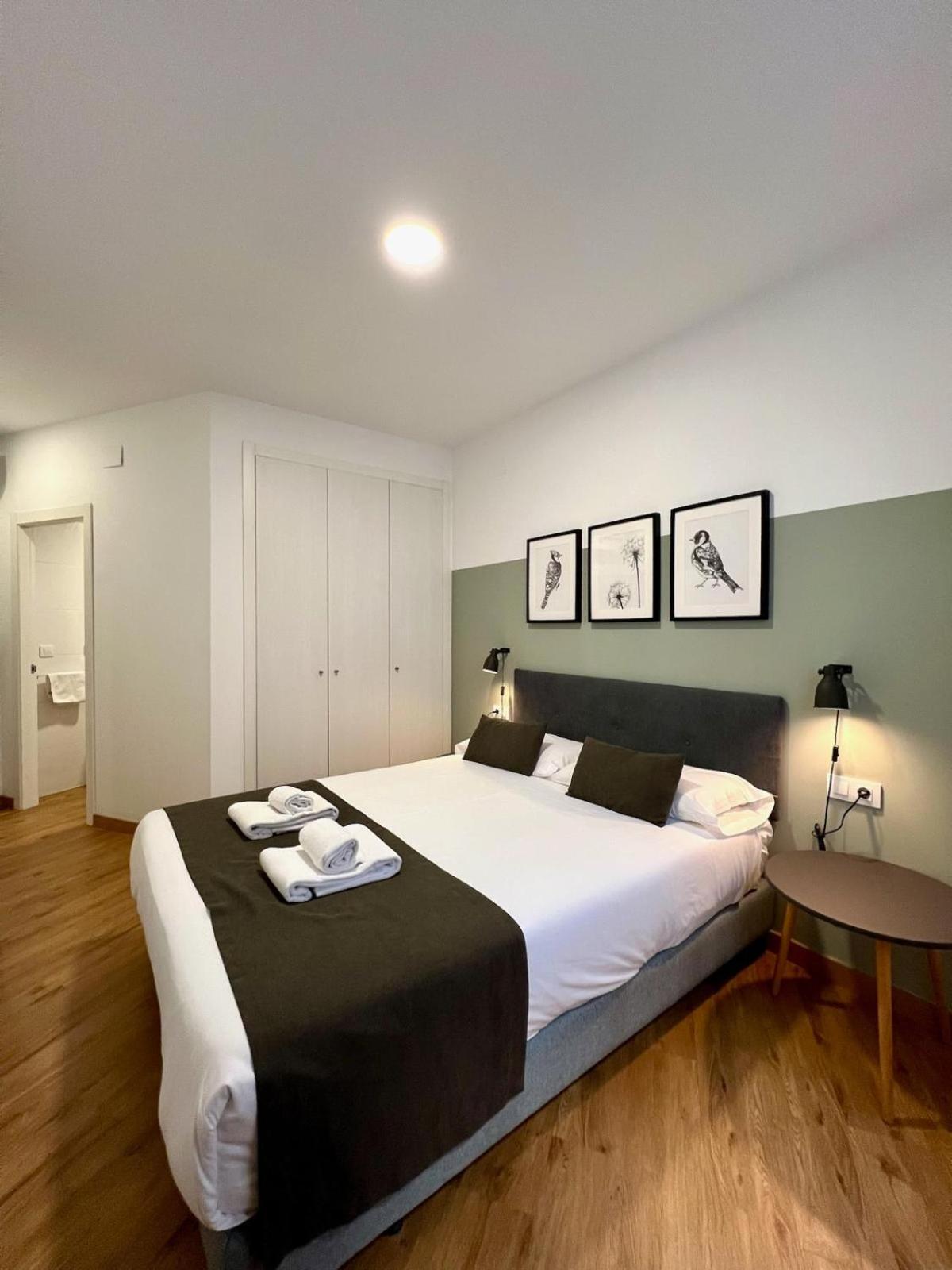 Apartamentos De Pradas Valence Extérieur photo